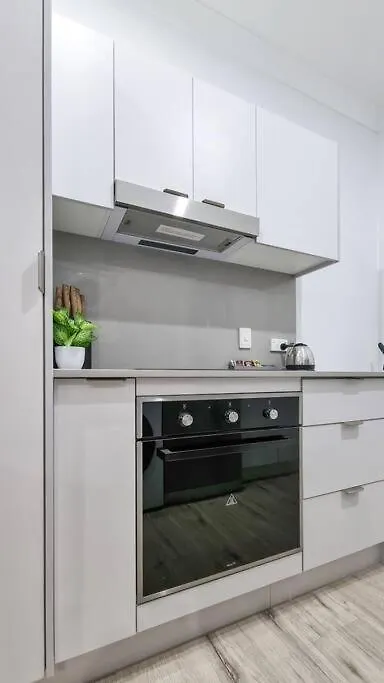 Wishart 1Bed 1Bath Tiny, Quiet House W Parking Apartment Brisbane