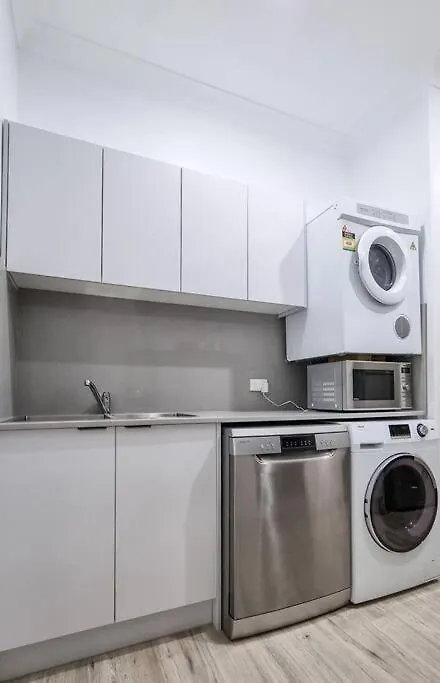 Wishart 1Bed 1Bath Tiny, Quiet House W Parking Apartment Brisbane