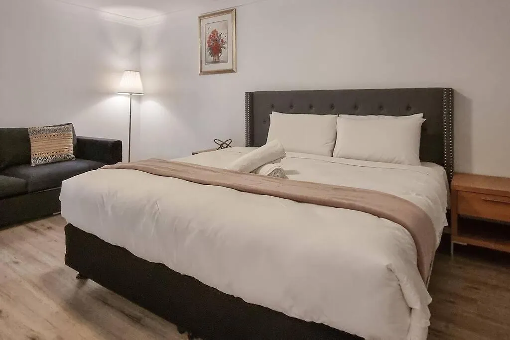 Wishart 1Bed 1Bath Tiny, Quiet House W Parking Apartment Brisbane